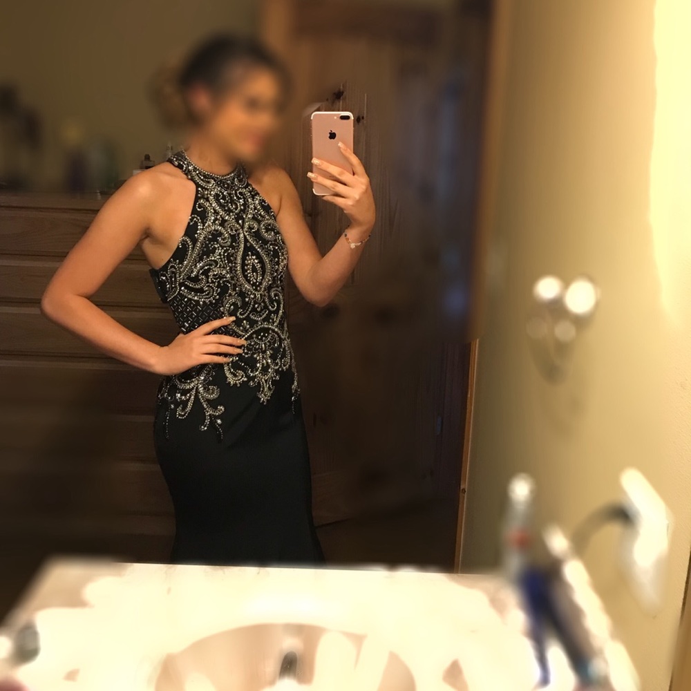PROM DRESS - Picture 2 of 4